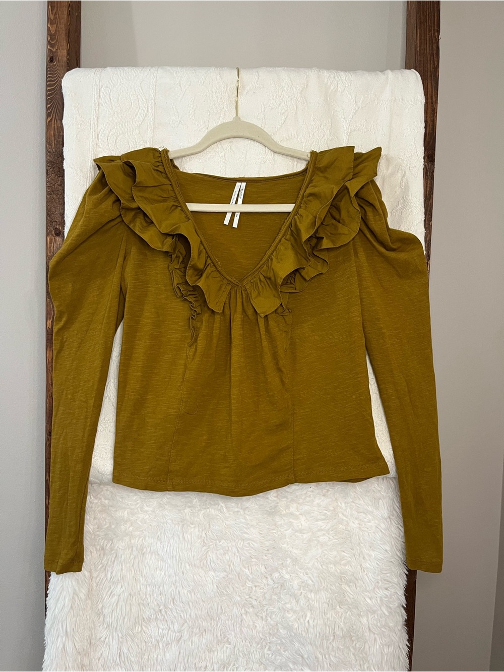Anthropologie Ruffled V-Neck Long Sleeve Top Holly Gold Yellow XXS